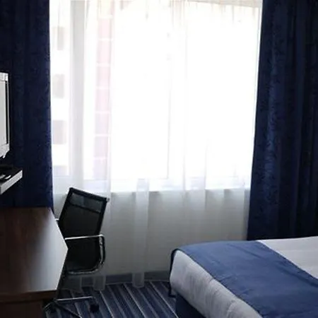 Hotel Express Amsterdam - Schiphol By Ihg 3*